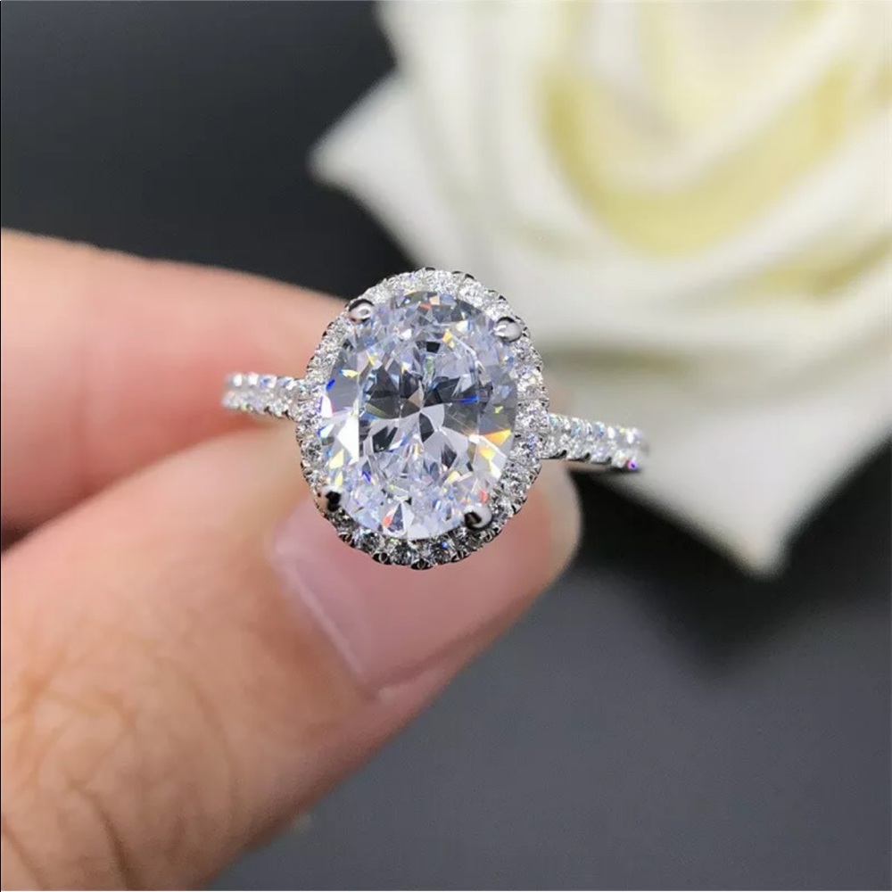 925 Sterling Silver Diamond Cubic Zirconia Oval Ring - Picture 3 of 7